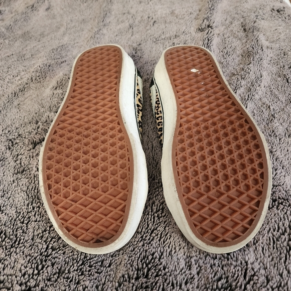 Leopard Vans - Picture 3 of 3